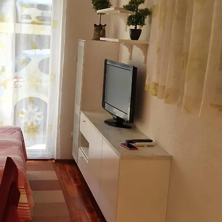 Apartament Bugenvilija *