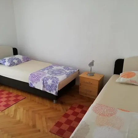 شقة Bugenvilija